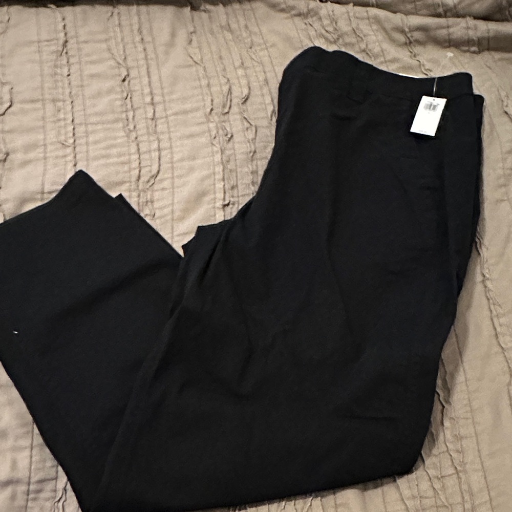 Old Navy women’s black chinos